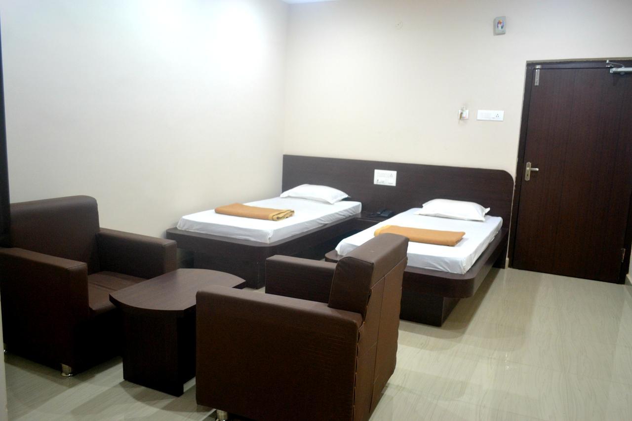 Hotel Bhammars Balangir Номер фото