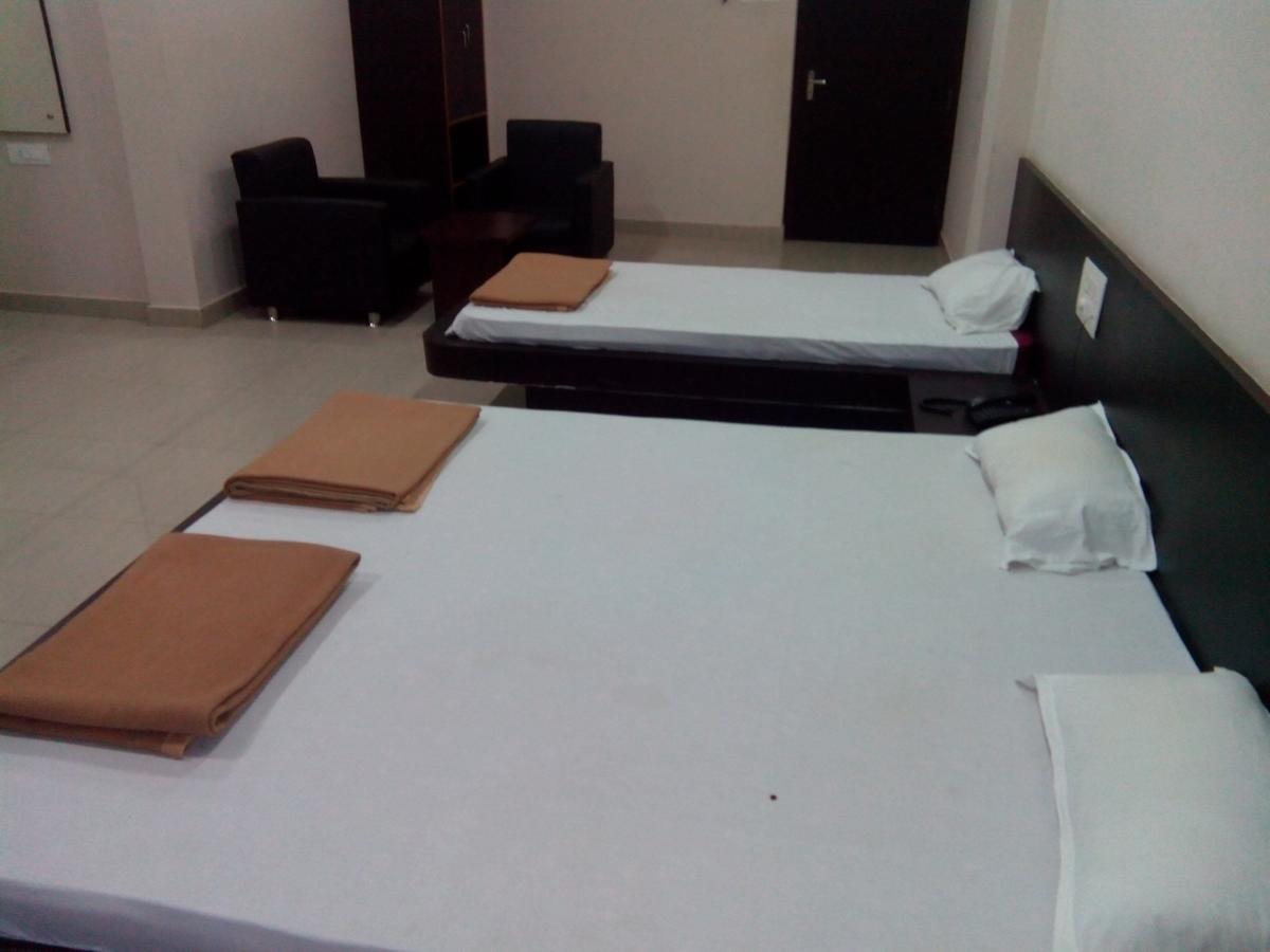 Hotel Bhammars Balangir Экстерьер фото